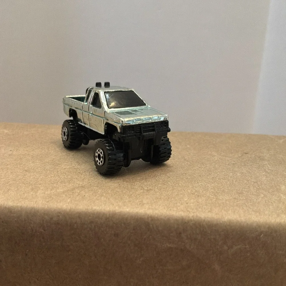 HOT WHEELS MICRO RACERS 4‎ X 4 Chrome